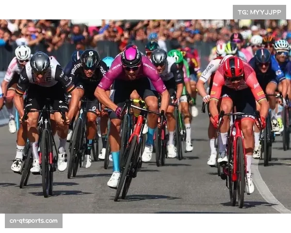 环意首赛段佩德森夺冠,阿尔巴尼亚风雨中现摔车频发 环意首赛段佩德森夺冠,阿尔巴尼亚风雨中现摔车频发