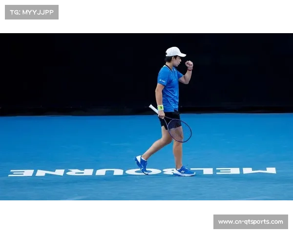 赛点时刻：白卓璇发球直接得分后握拳庆祝