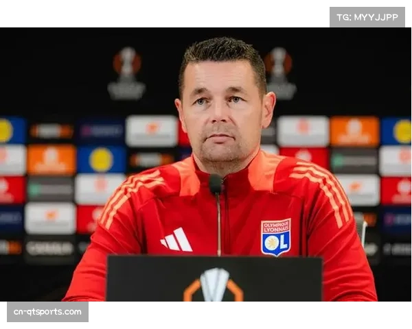 朗斯12场10胜紧追巴黎，法甲争冠悬念再起